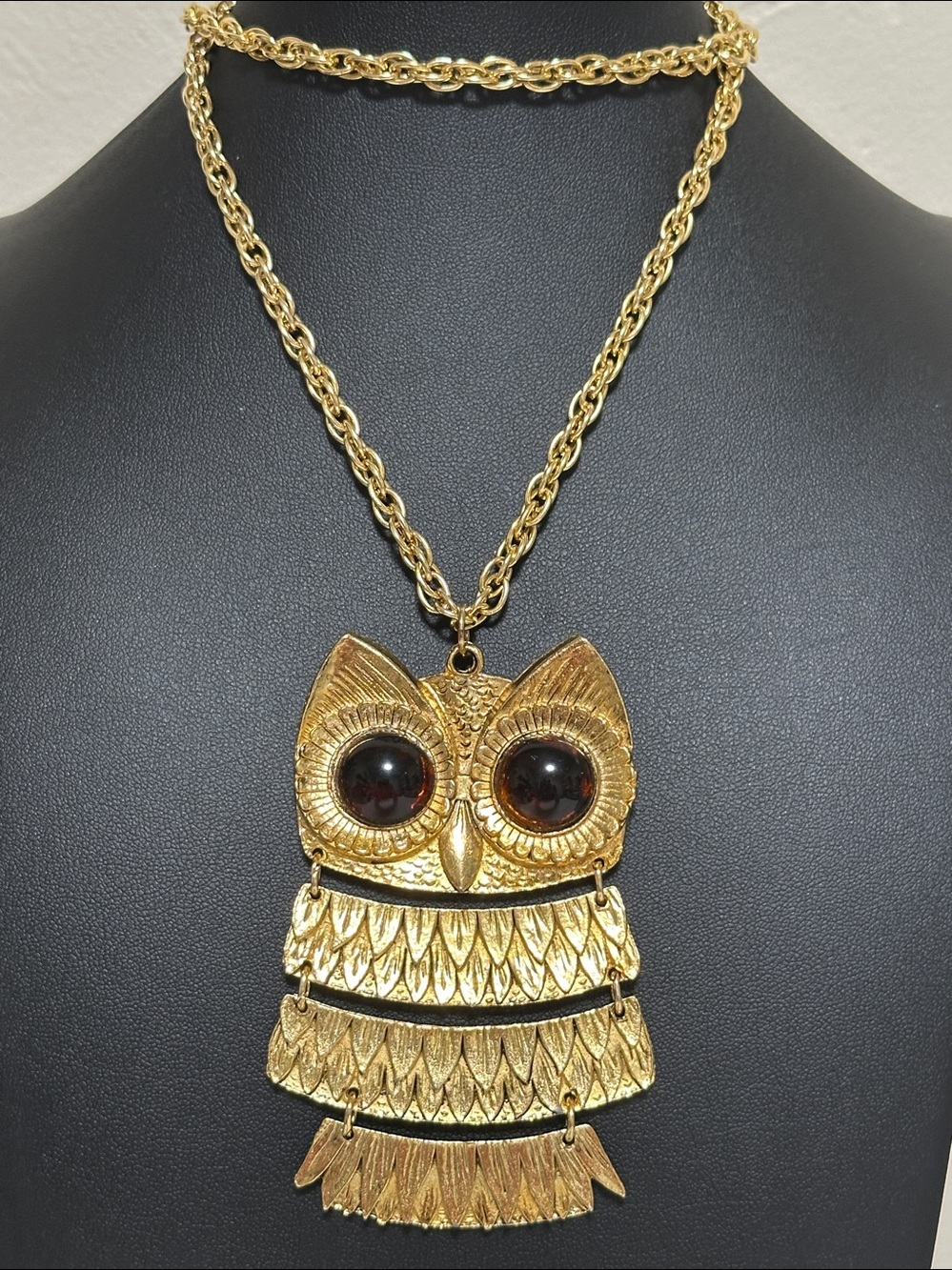Tiered Feather Textured Owl Cabochon Amber Brown Eyes 25” Gold Tone Necklace